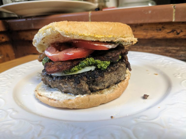 Pesto-Bacon Cheeseburger